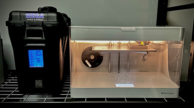 MegaDryPro Box next to 3D Printer
